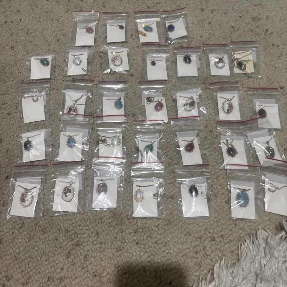 Lot Of 32 Pendant Necklace